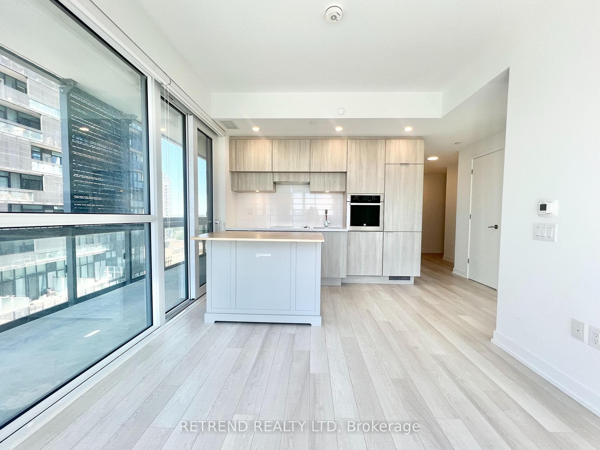 39 Roehampton Avenue Unit 1405 photo 10