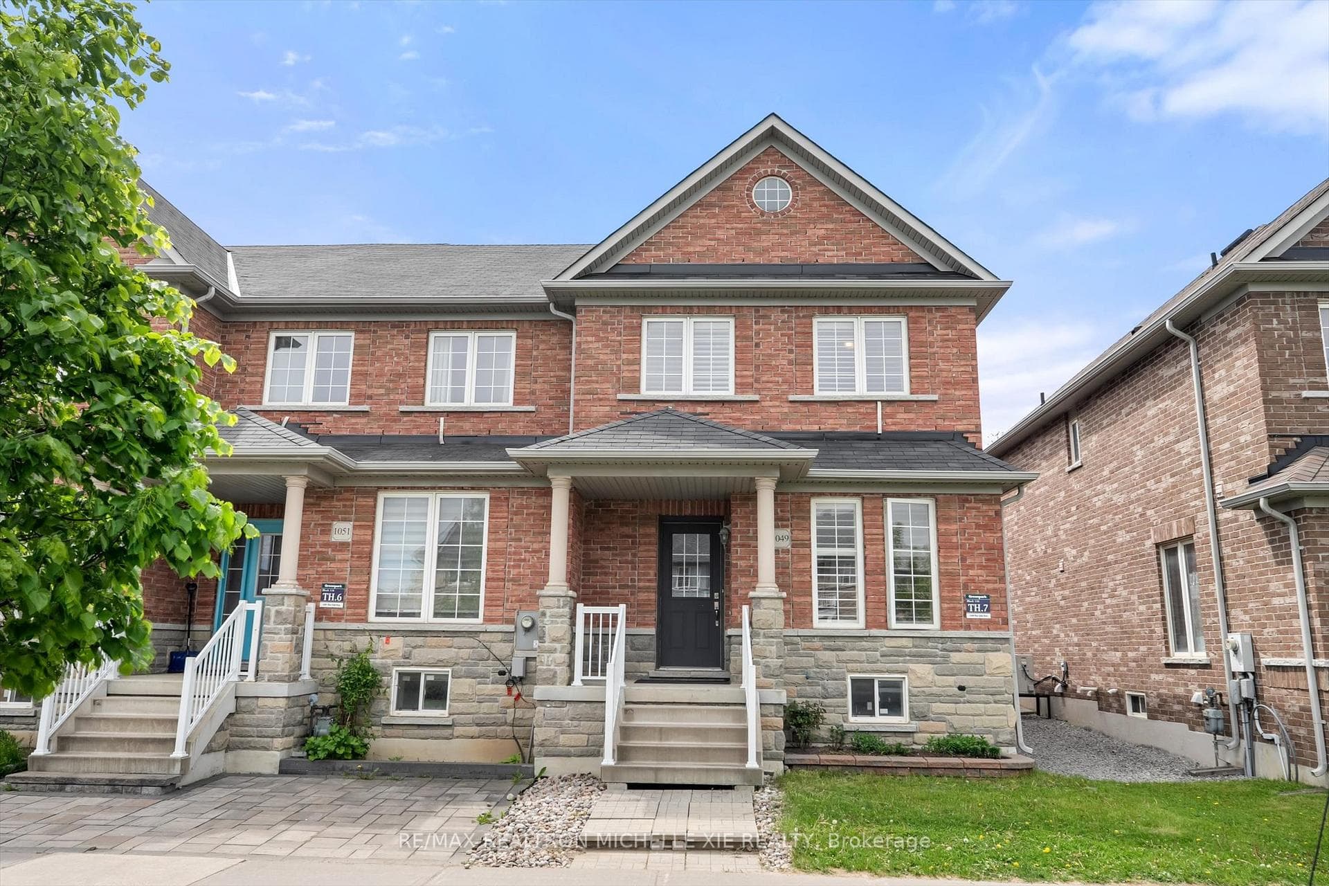 1049 Bur Oak Avenue photo 1