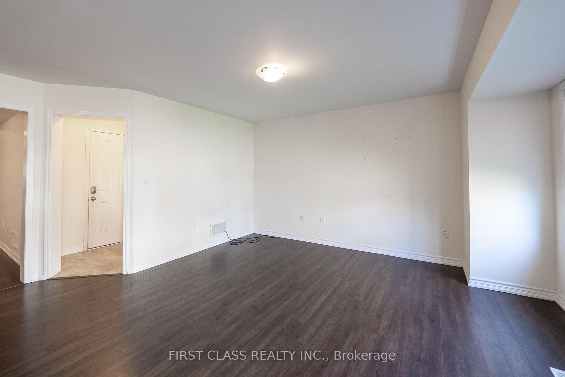 96 Hutt Crescent photo 10