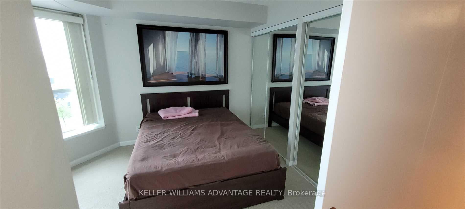 230 Queens Quay Unit 521 photo 9