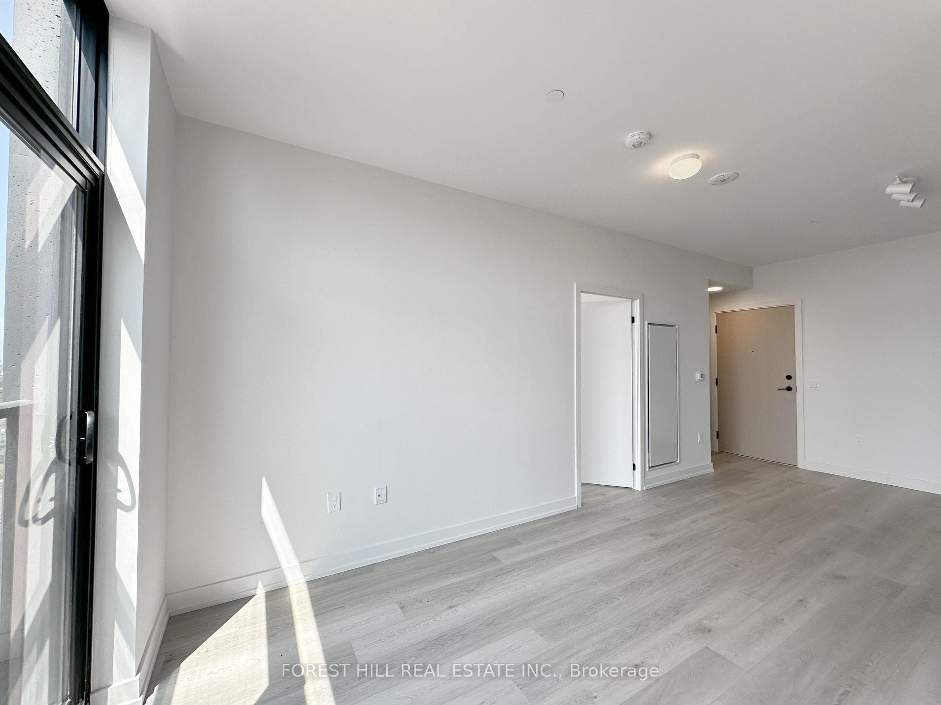 181 Sterling Road Unit 1509 photo 9