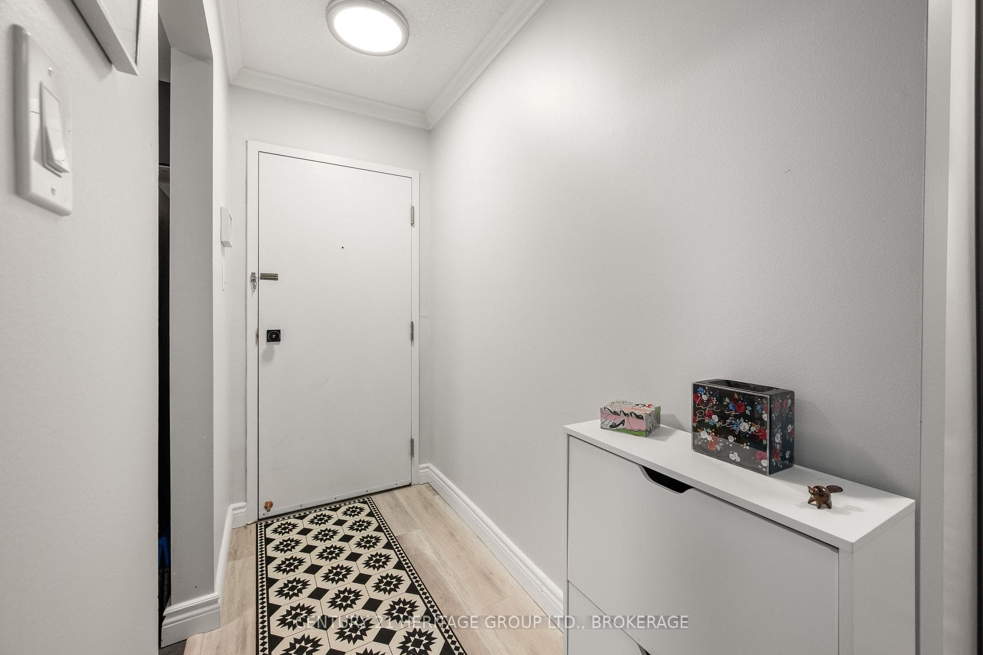 573 Armstrong Road Unit 114 photo 8