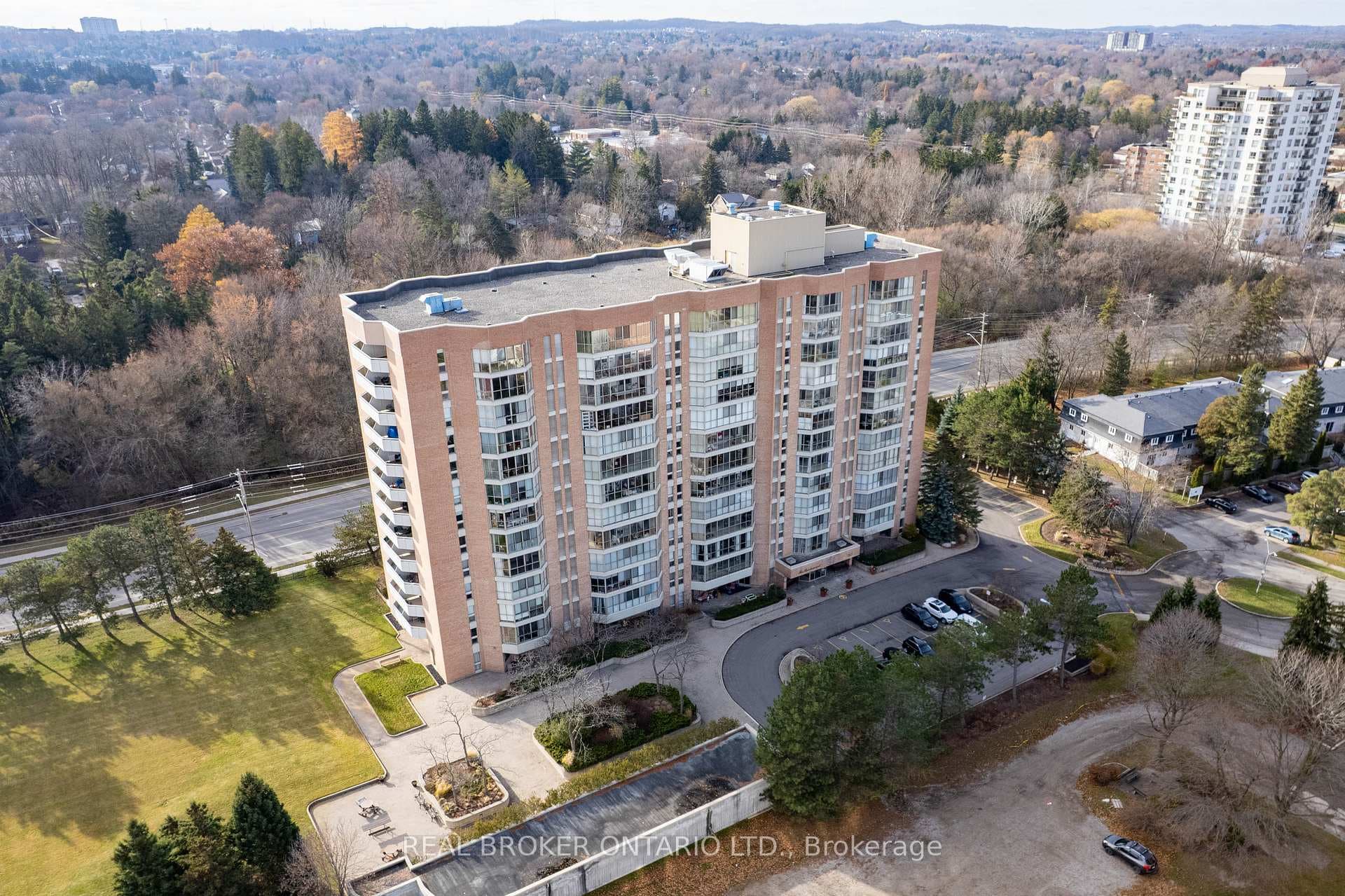 265 Westcourt Place Unit 101 photo 39