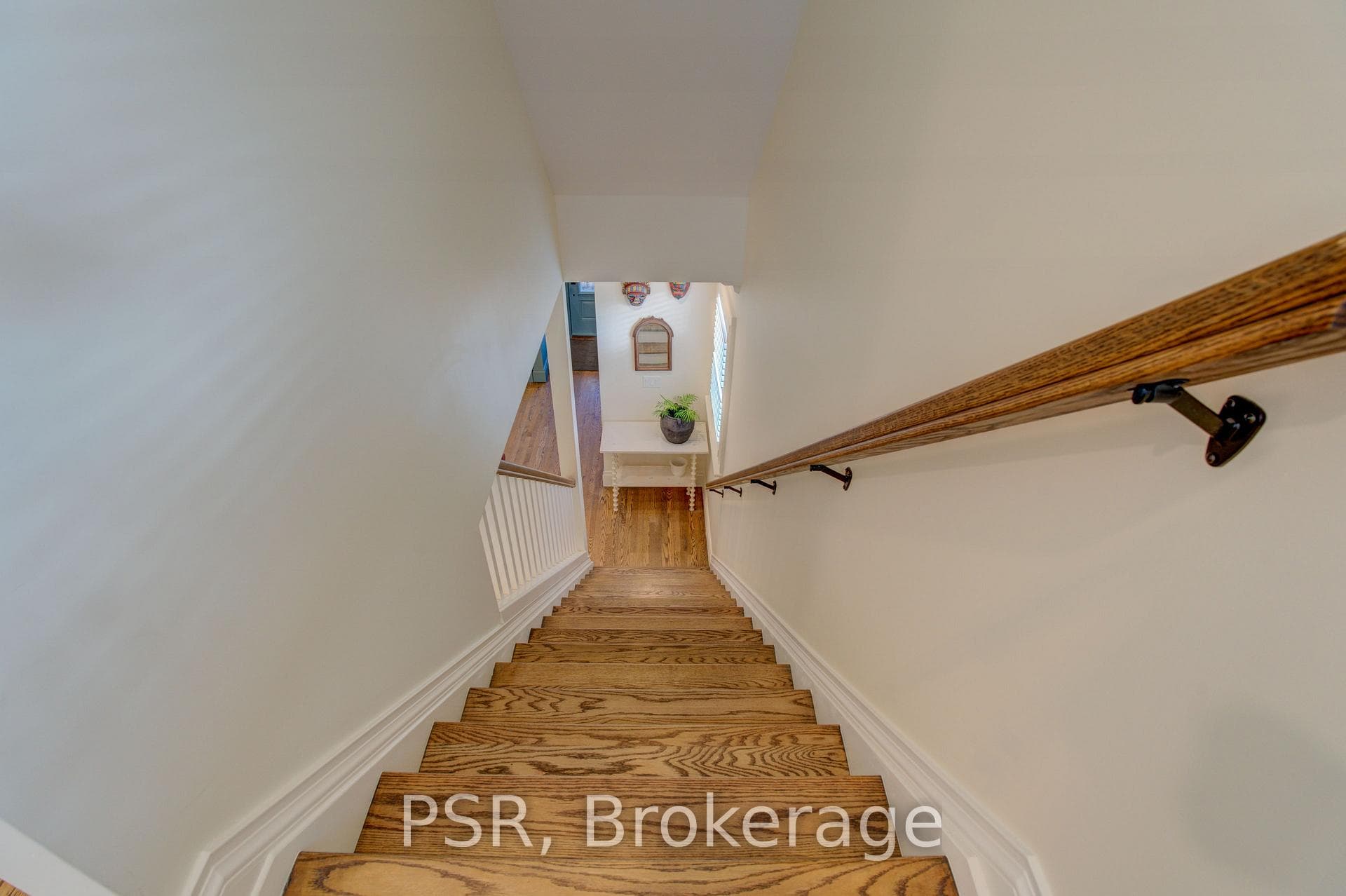 236 Elizabeth Street photo 11