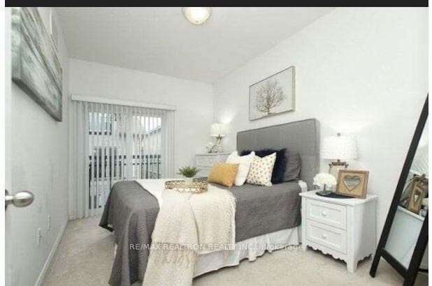 1060 St. Hilda's Way Unit 4 photo 6