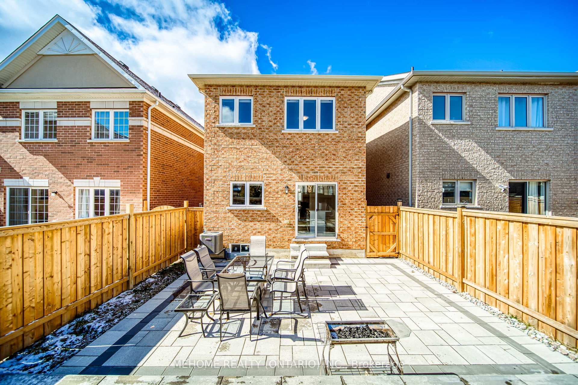 114 Chayna Crescent photo 34