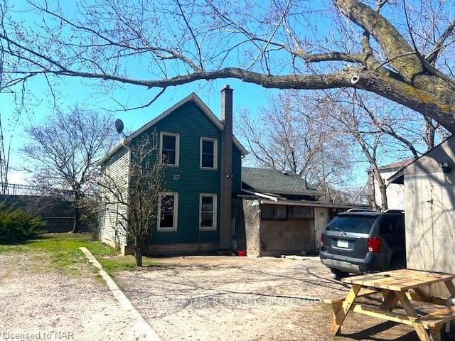 380 MERRITT ST Street photo 4