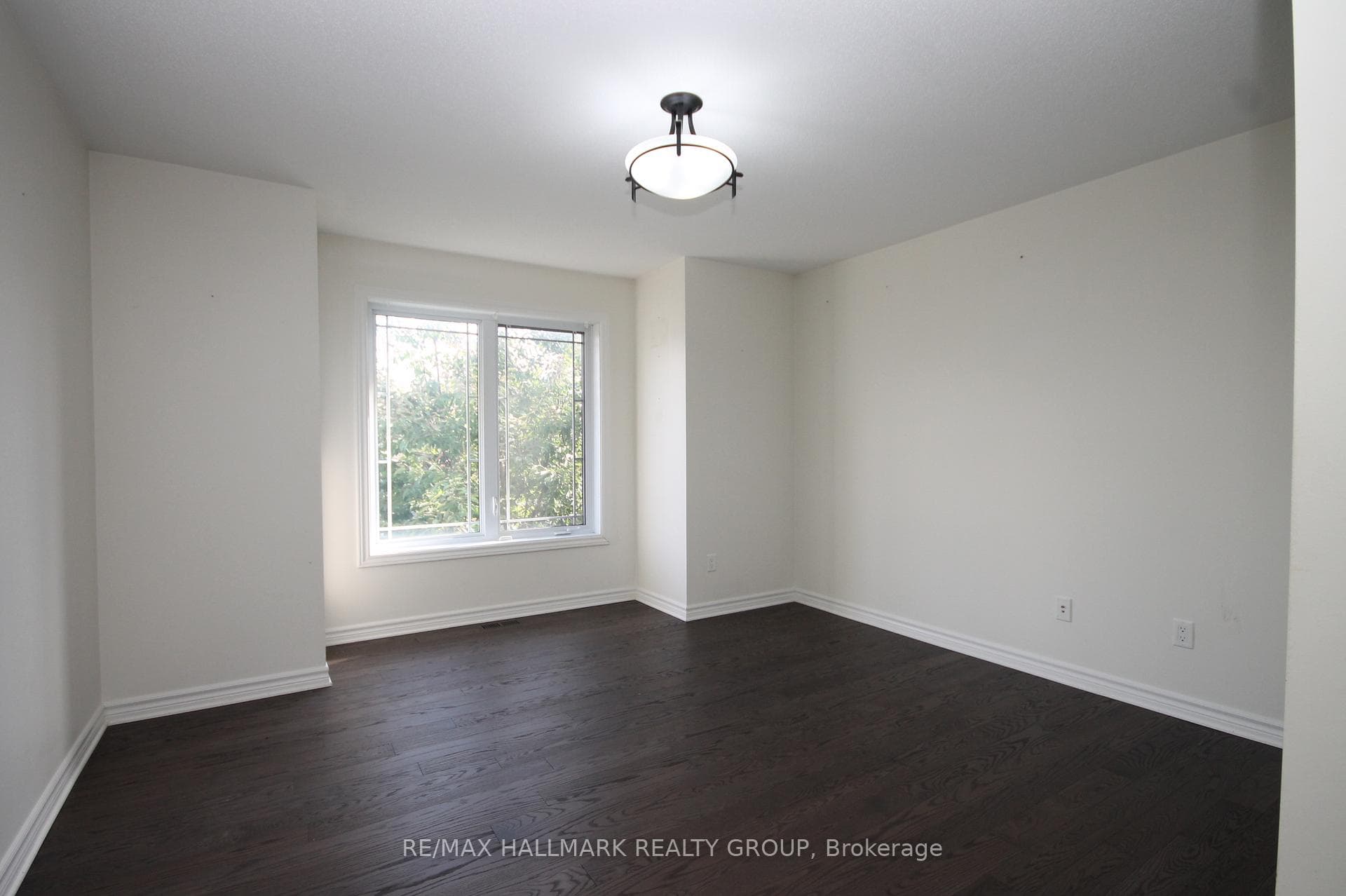 322 FAIRLAKES Way photo 30