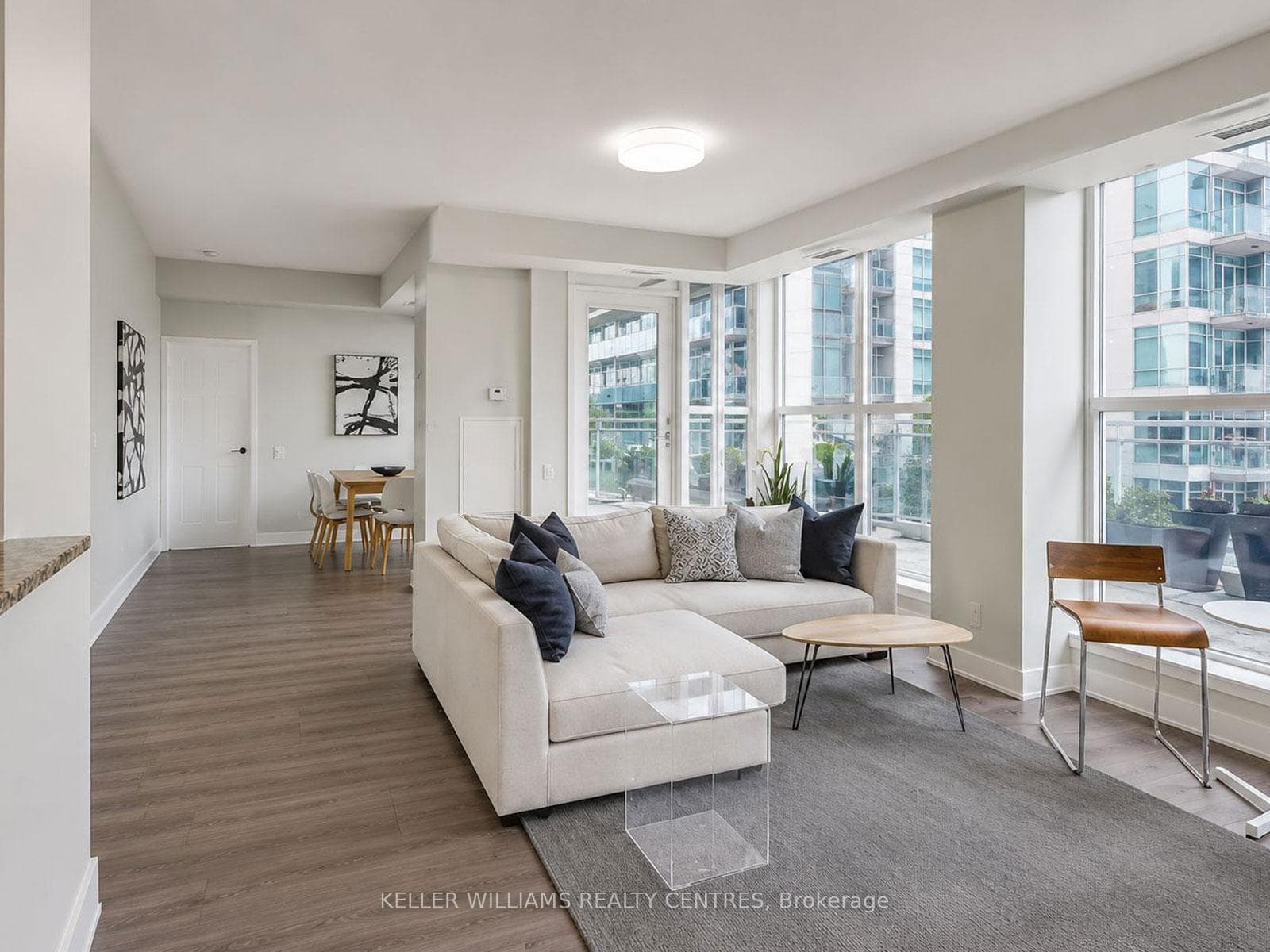 2067 Lake Shore Boulevard Unit 205 photo 5