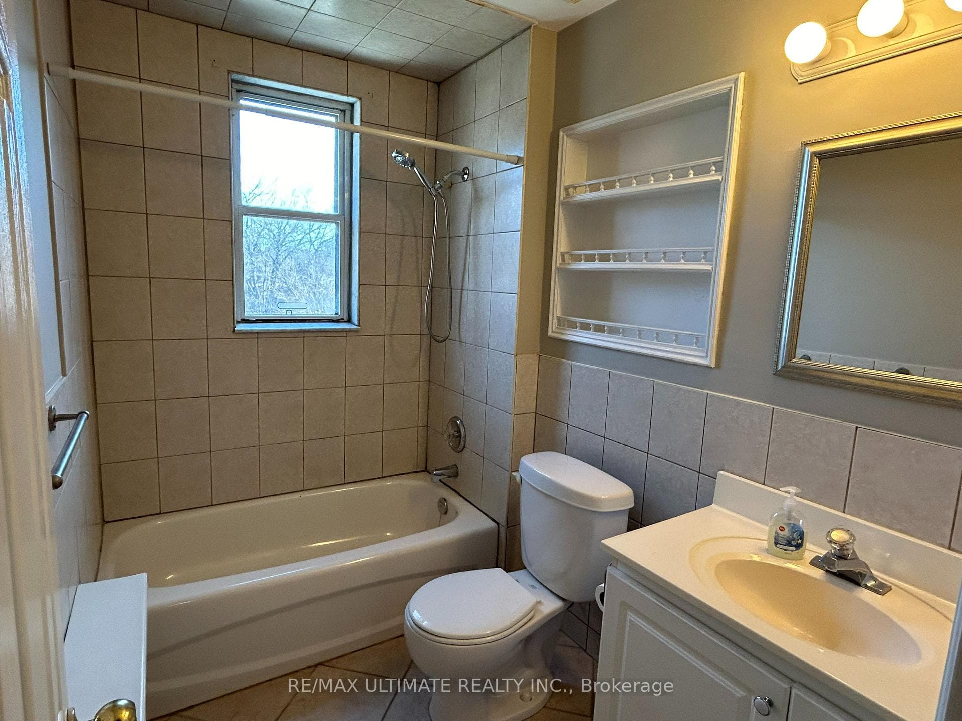 59 Lakeview Avenue photo 9