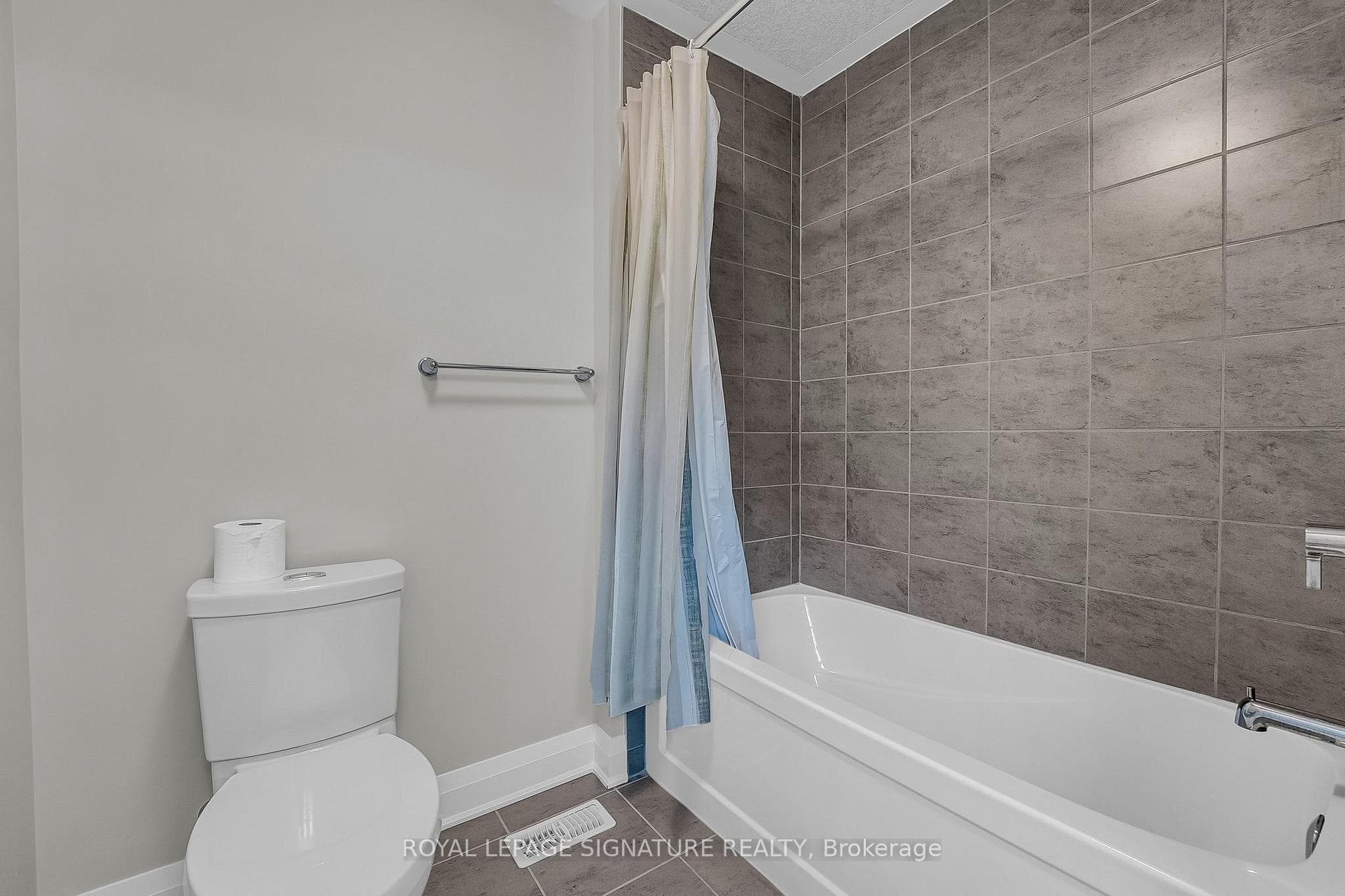 7 Carina Street photo 25