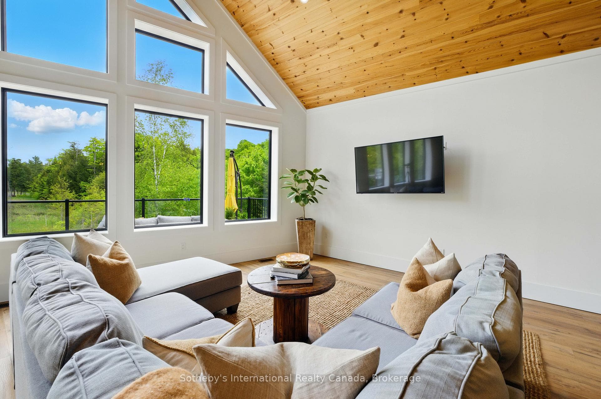 GREATROOM