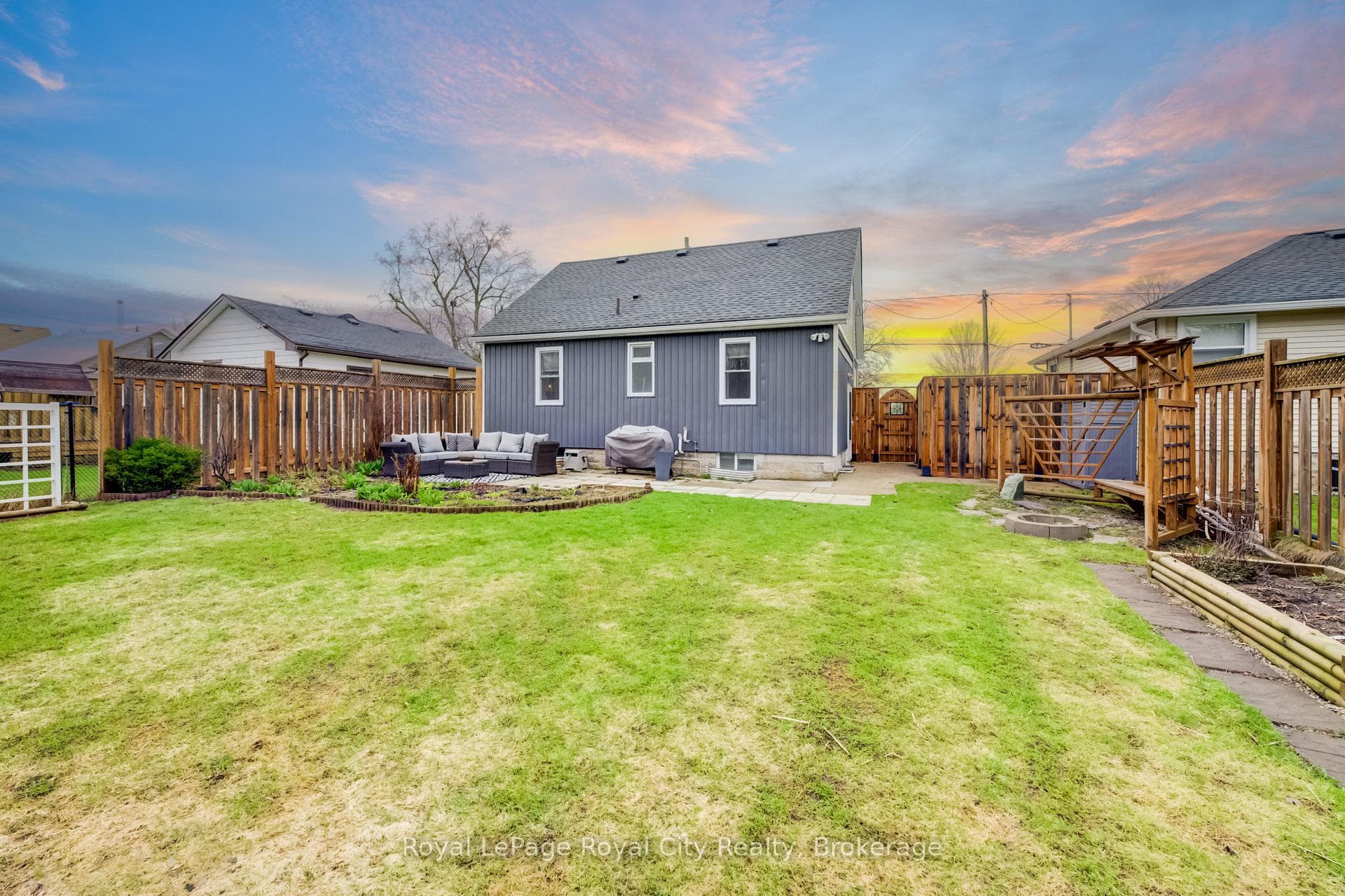 609 Woodside Street photo 39