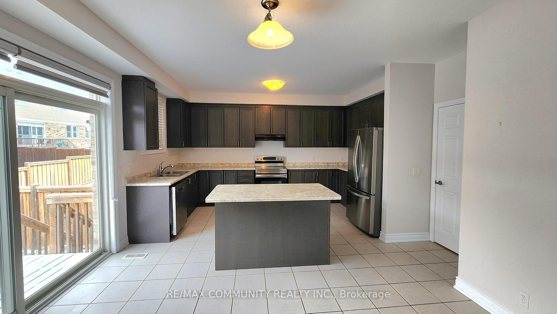 2364 Dobbinton Street Unit Main photo 8