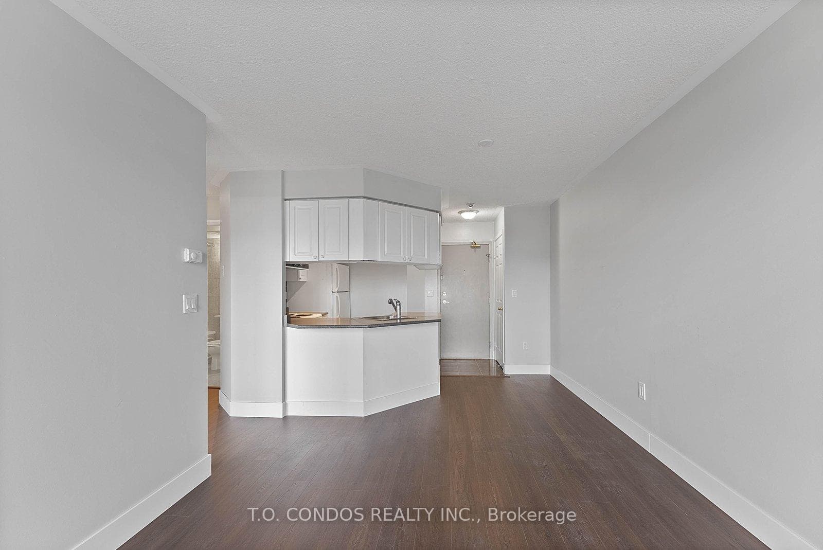 909 Bay Street Unit 2002 photo 15