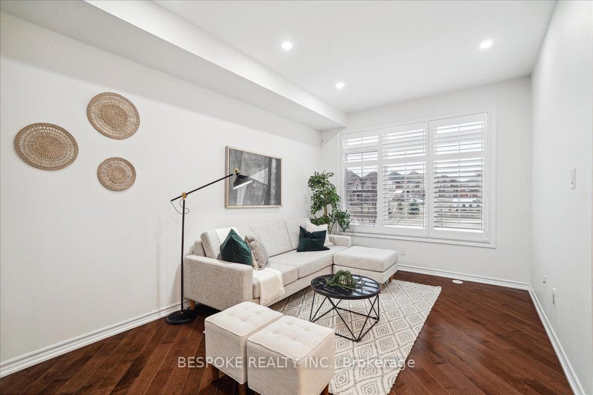 55 Sharbot Lane photo 11