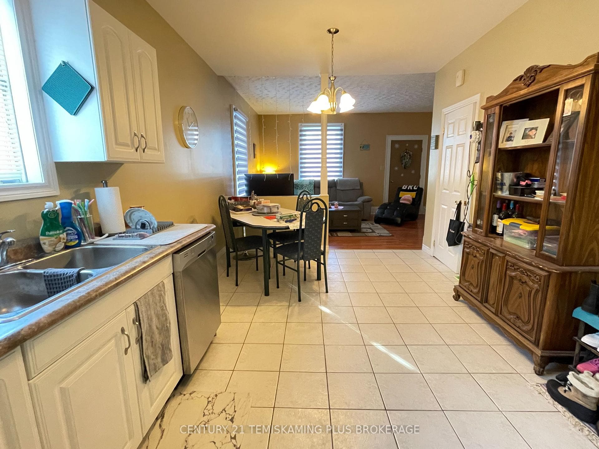 68 Wellington Street photo 10