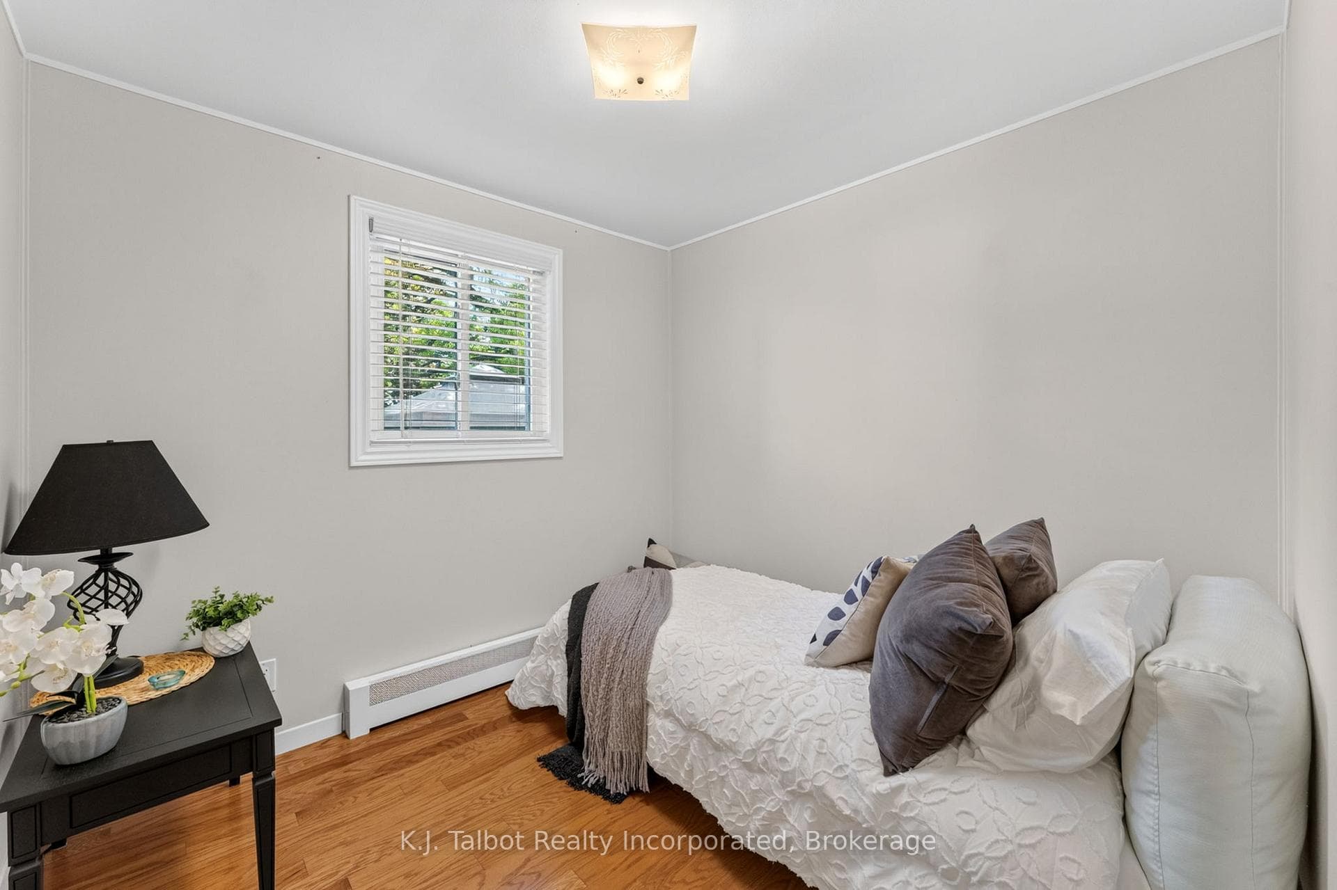 232 Picton Street photo 24