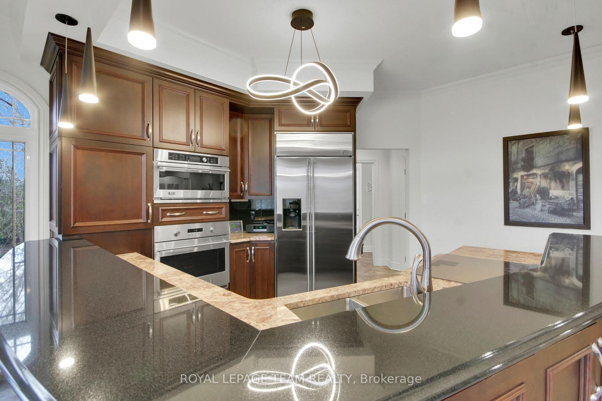 5591 Manotick Main Street photo 11