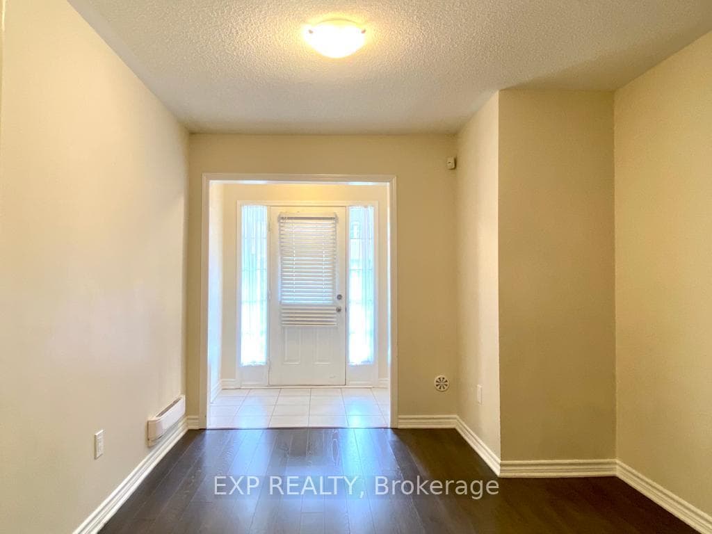 1621 Gainer Crescent photo 2