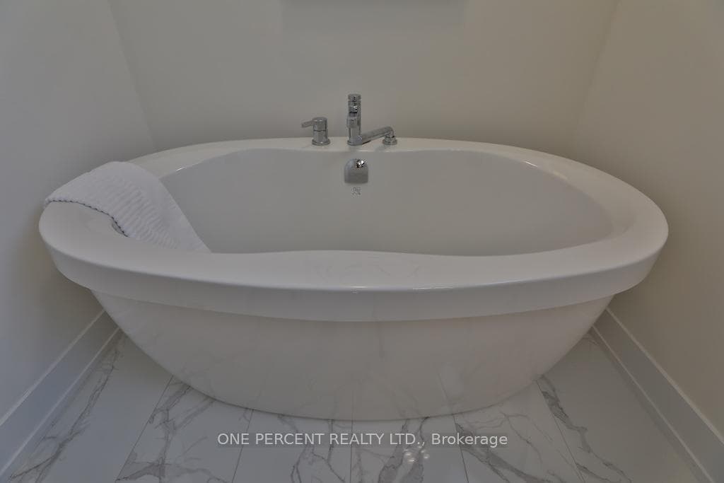 72 Dusenbury Drive photo 33