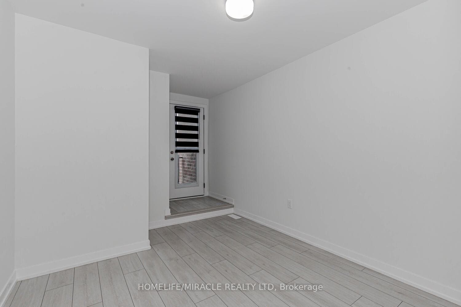 1539 Midland Avenue photo 34