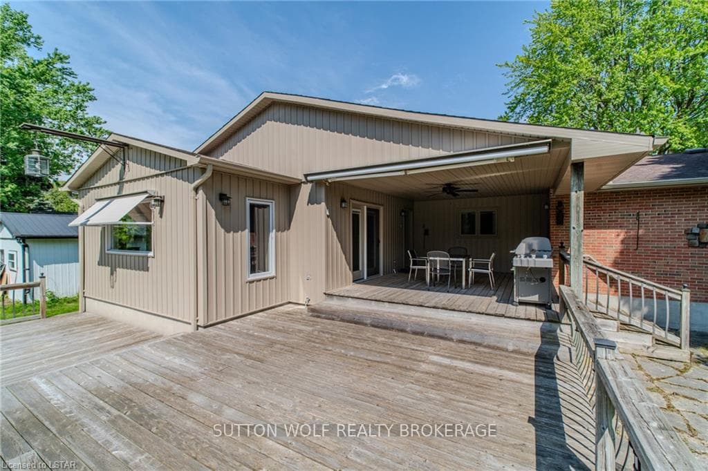 568 DEWAN Street photo 31