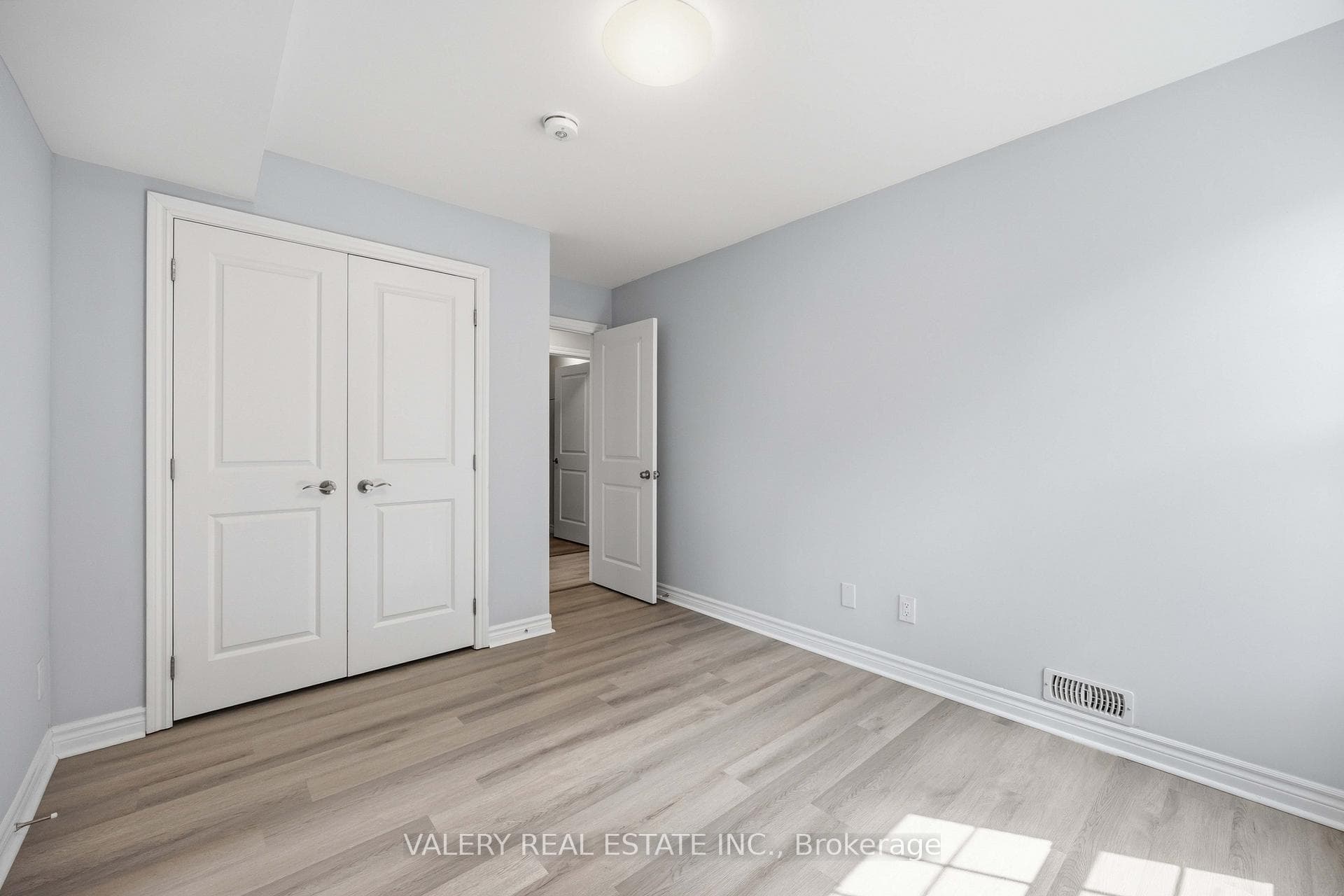 250 Penetanguishene Road Unit 7 photo 24