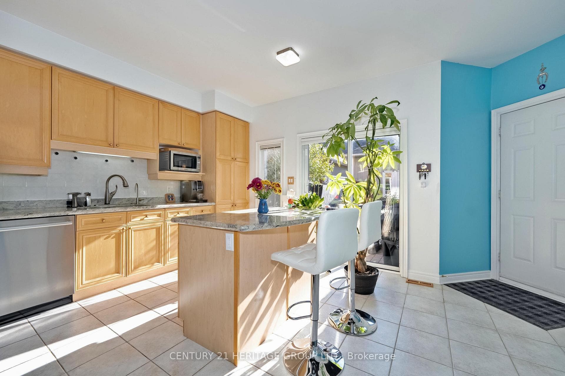 389 Bantry Avenue photo 10