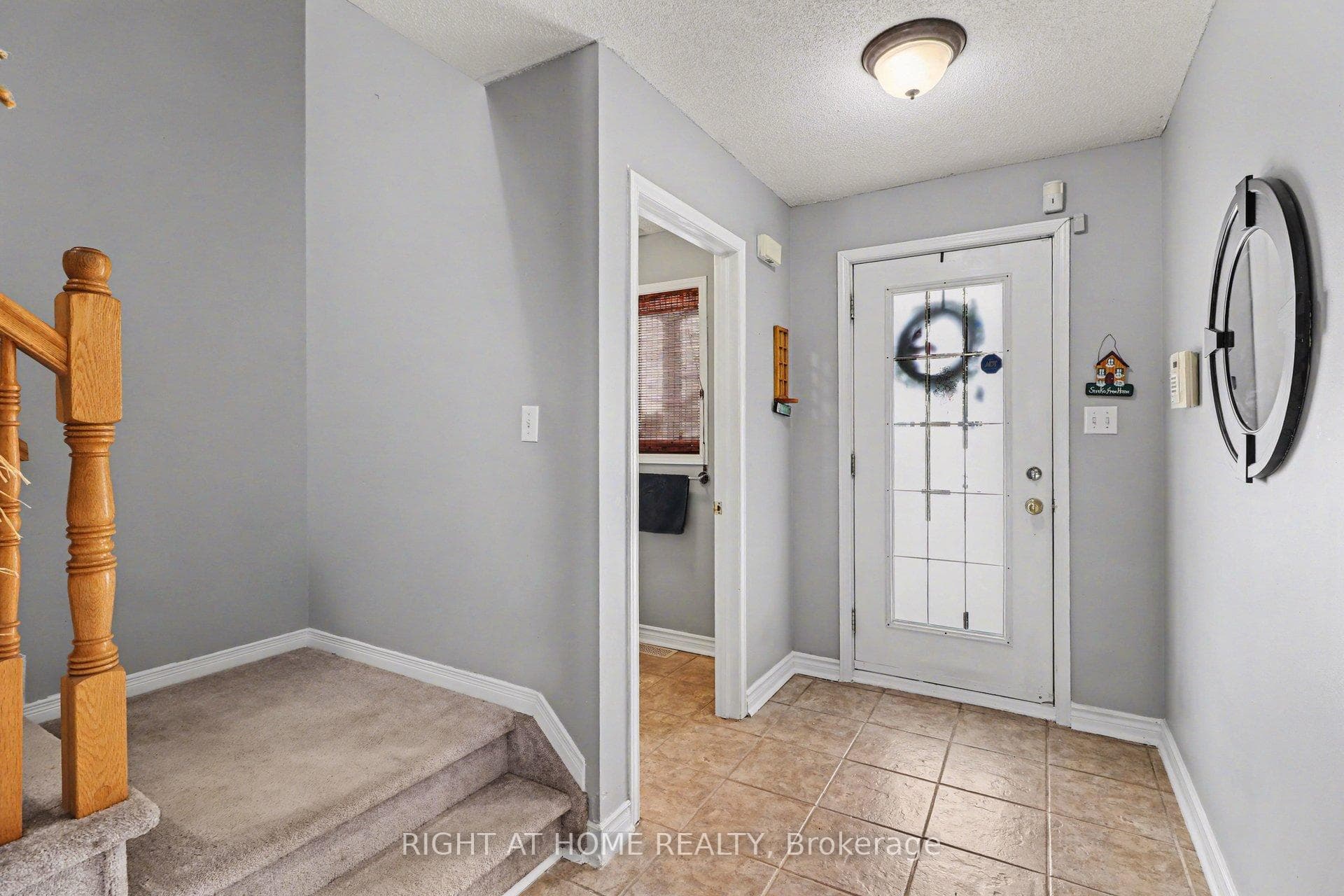 1050 Trillium Place photo 4
