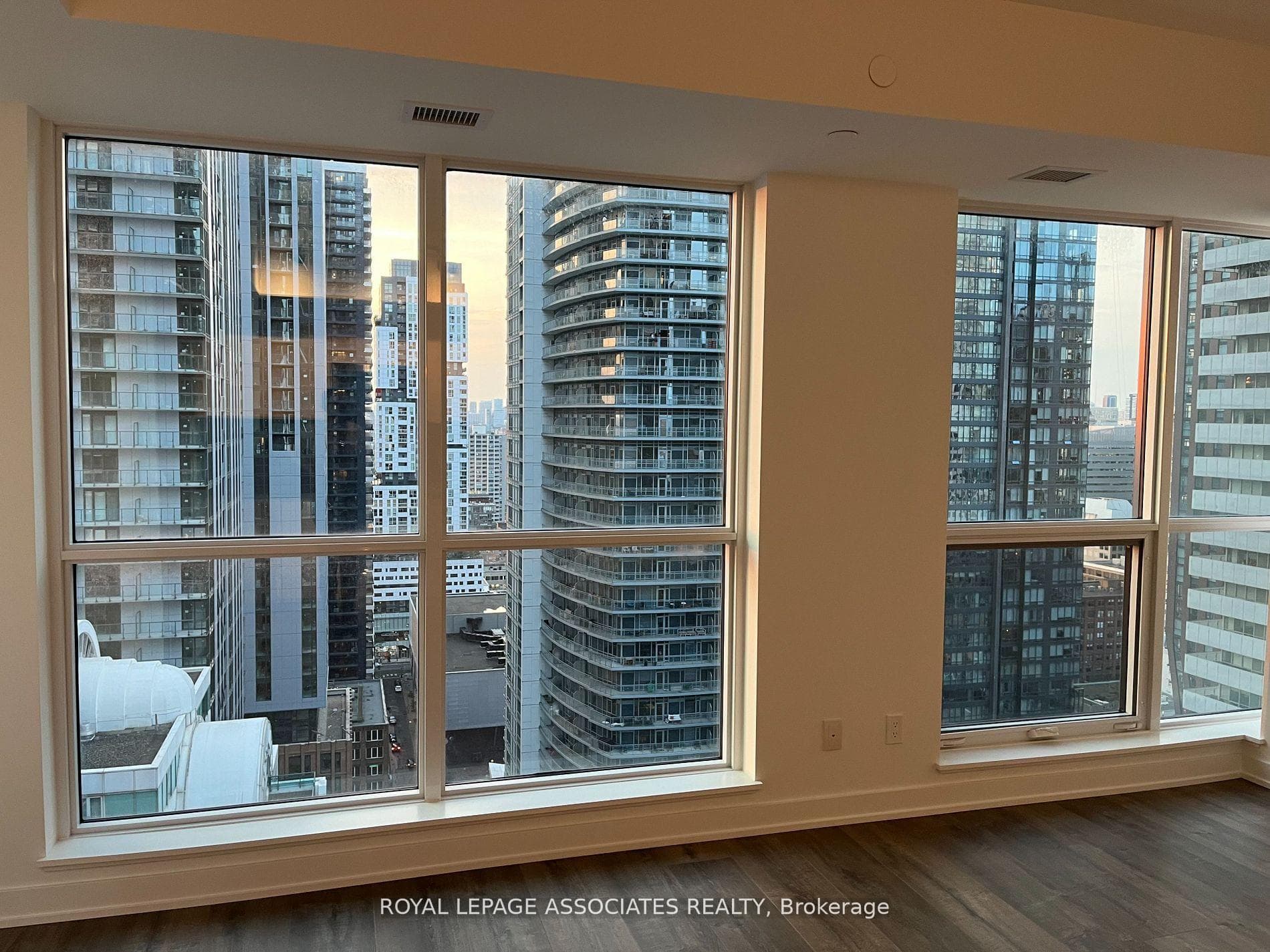 327 King Street Unit 2706 photo 6
