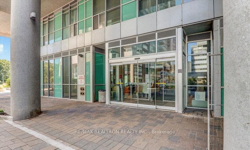 60 Town Centre Court Unit 711 photo 1