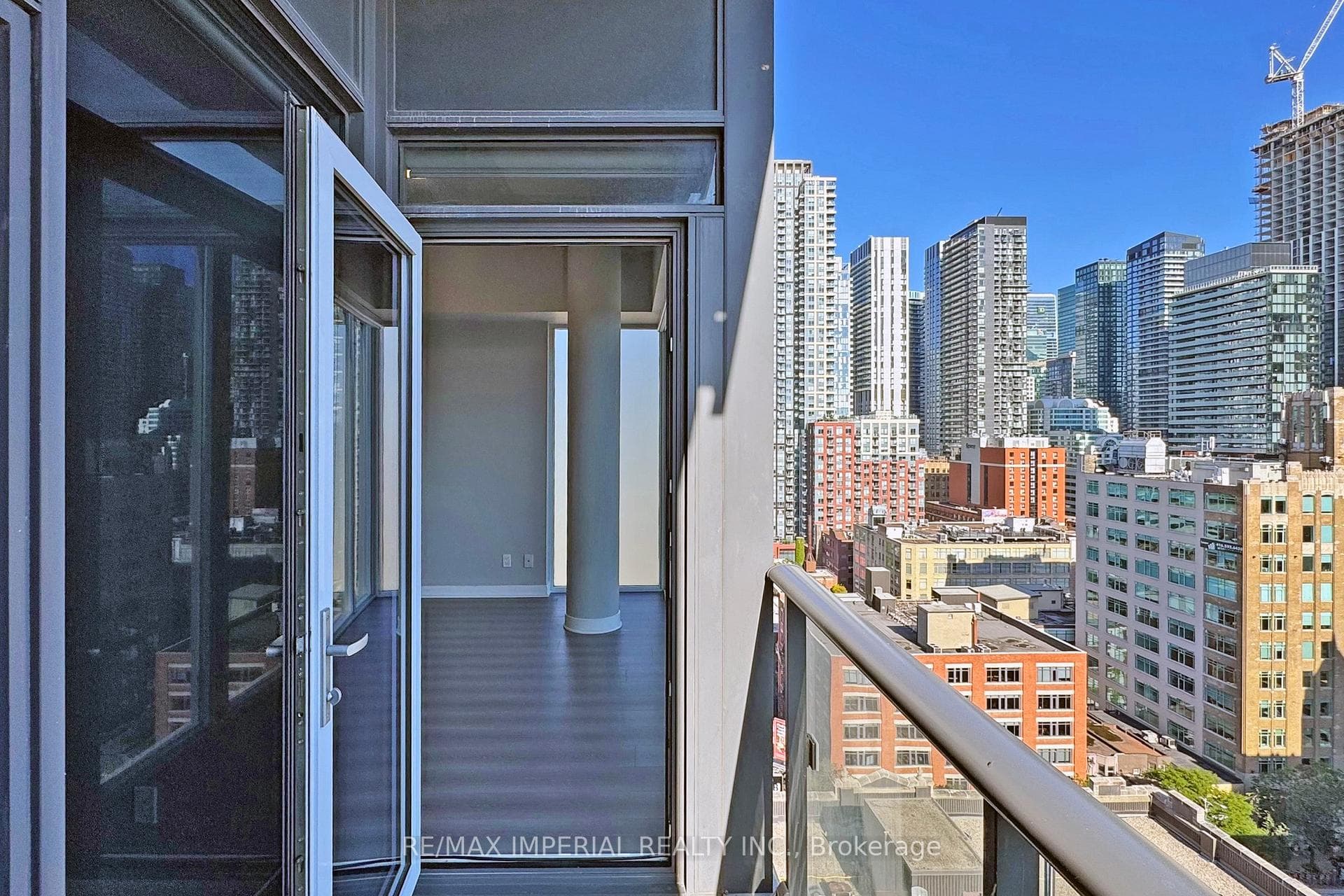 435 Richmond Street Unit Ph104 photo 28