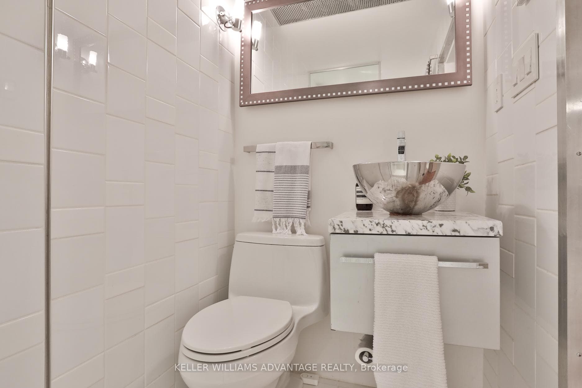25 Whitewood Road photo 36