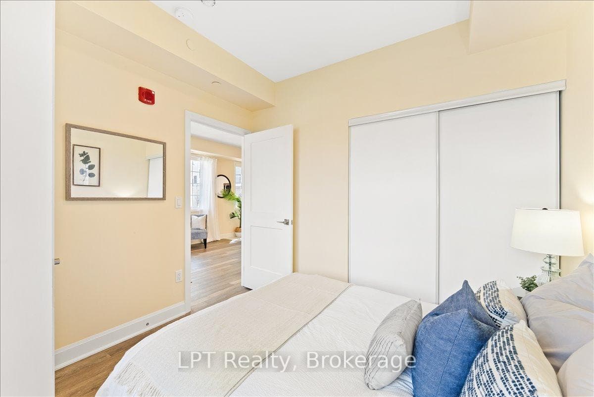 50 Lakebreeze Drive Unit 102 photo 23
