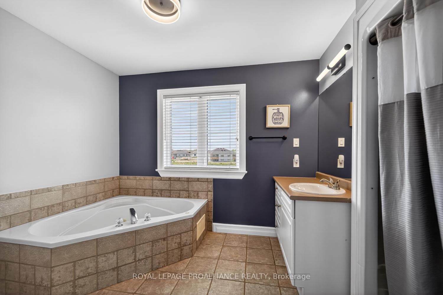 1014 Crestwood Drive photo 25