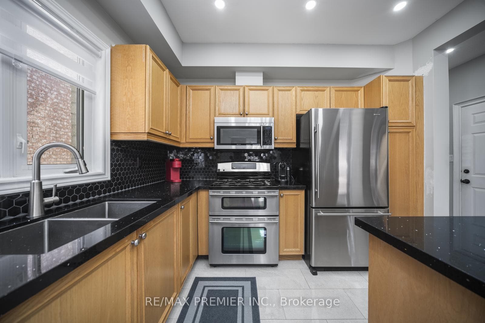104 Monterey Road photo 13