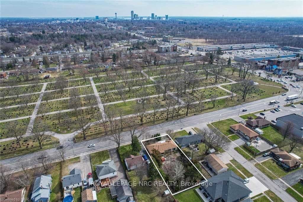5723 MONTROSE Road photo 16