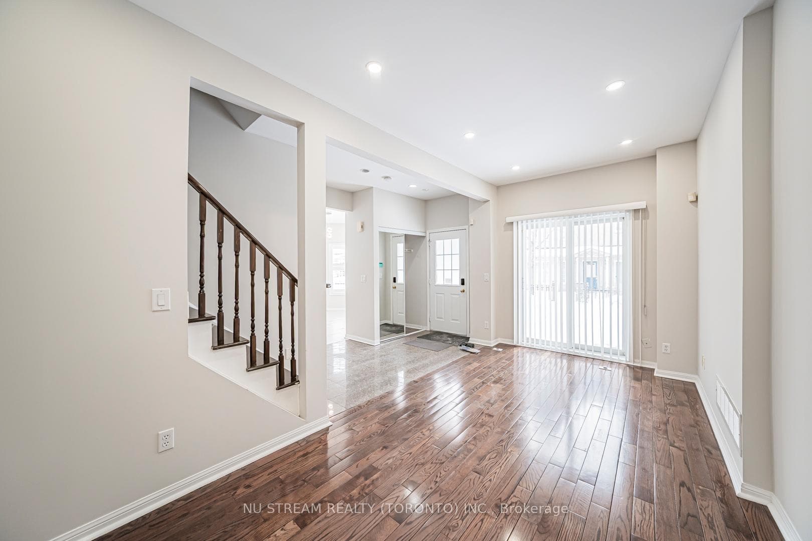 7 St Moritz Way Unit 5 photo 6