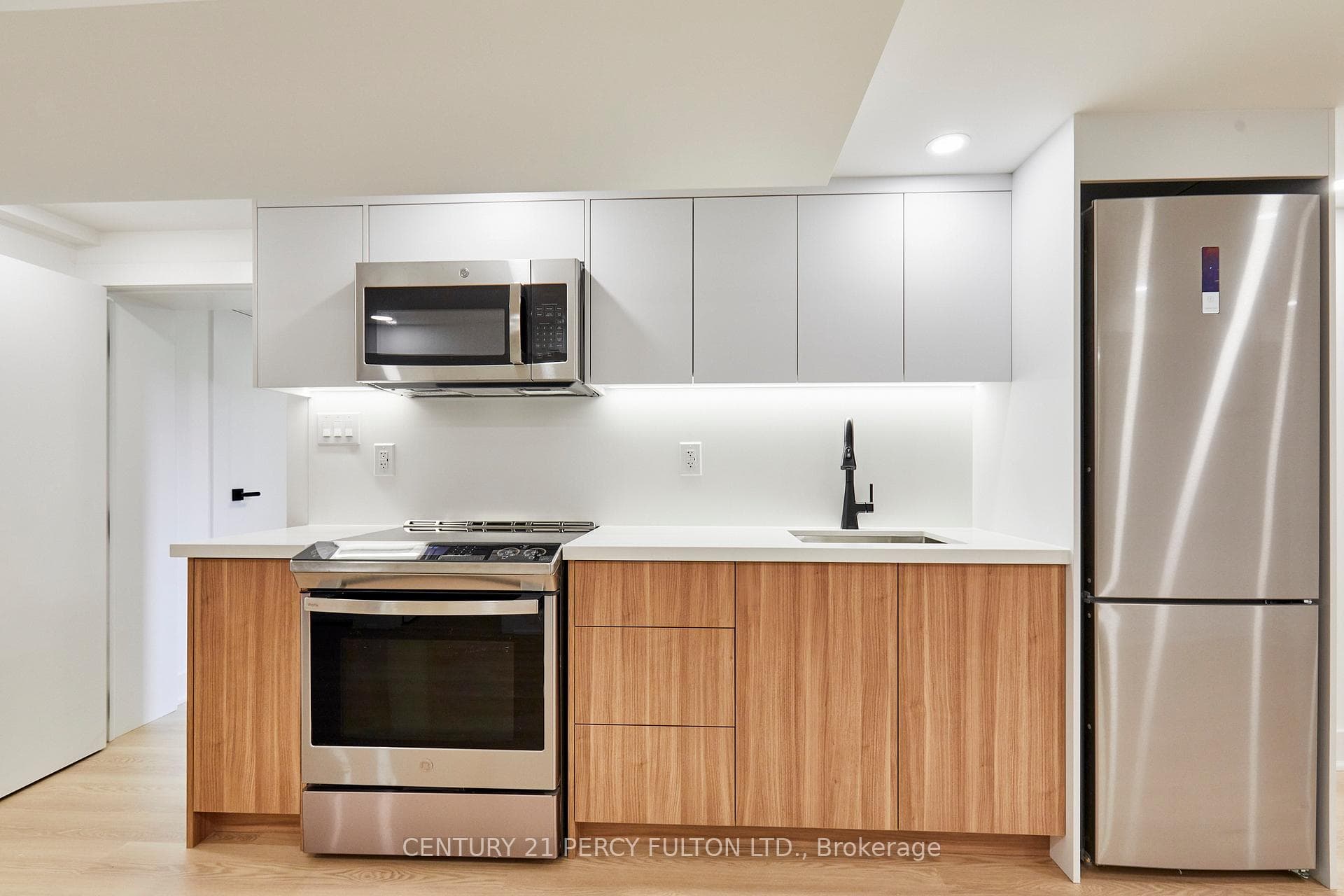 56 Broadlands Boulevard photo 23