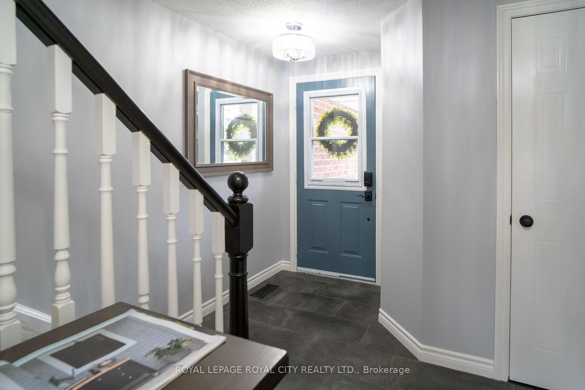 228 Tait Crescent photo 9