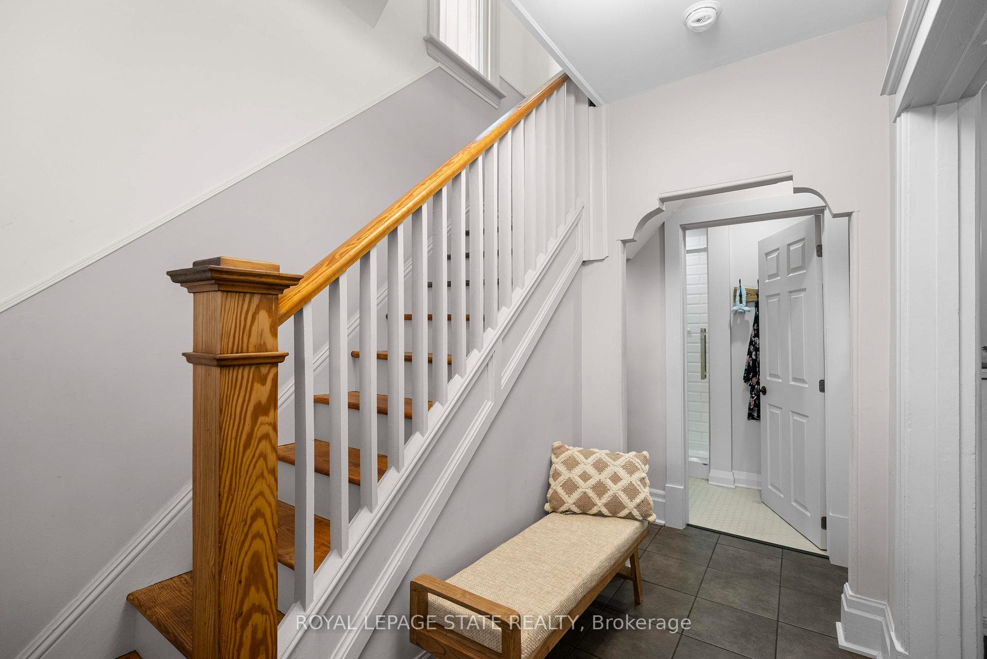 307 Weir Street photo 6