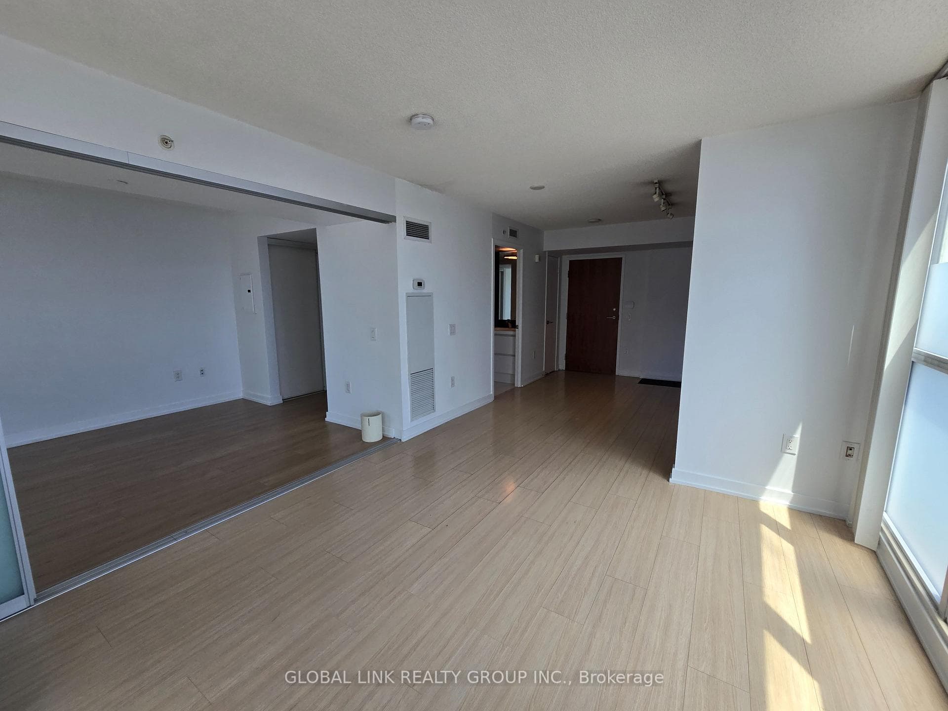 75 Queens Wharf Road Unit 808 photo 6