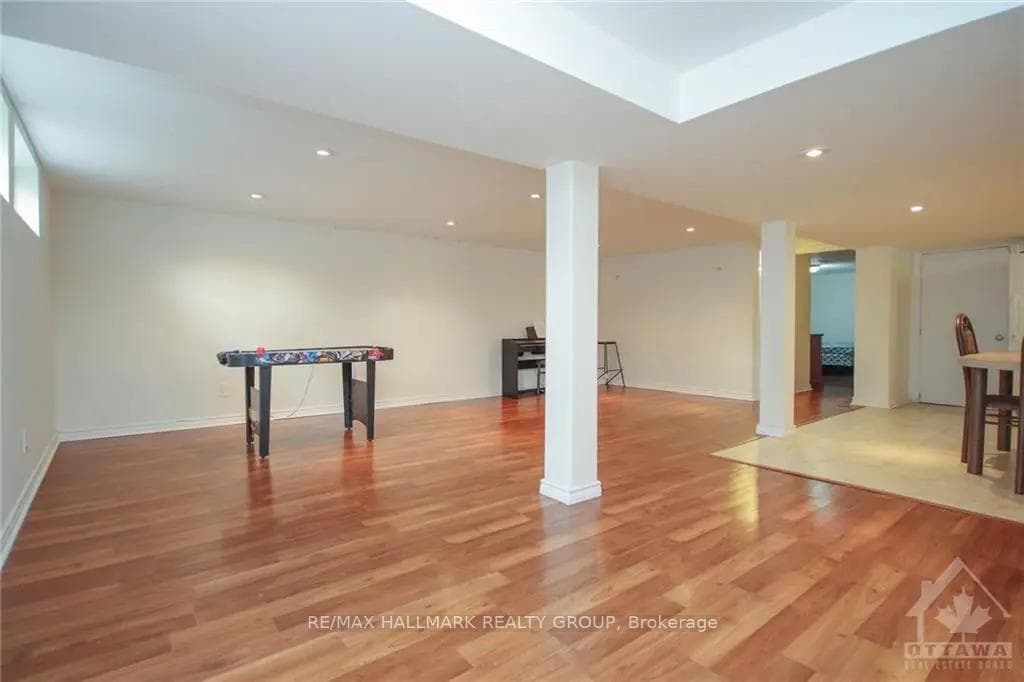 45 Hilliard Avenue photo 10