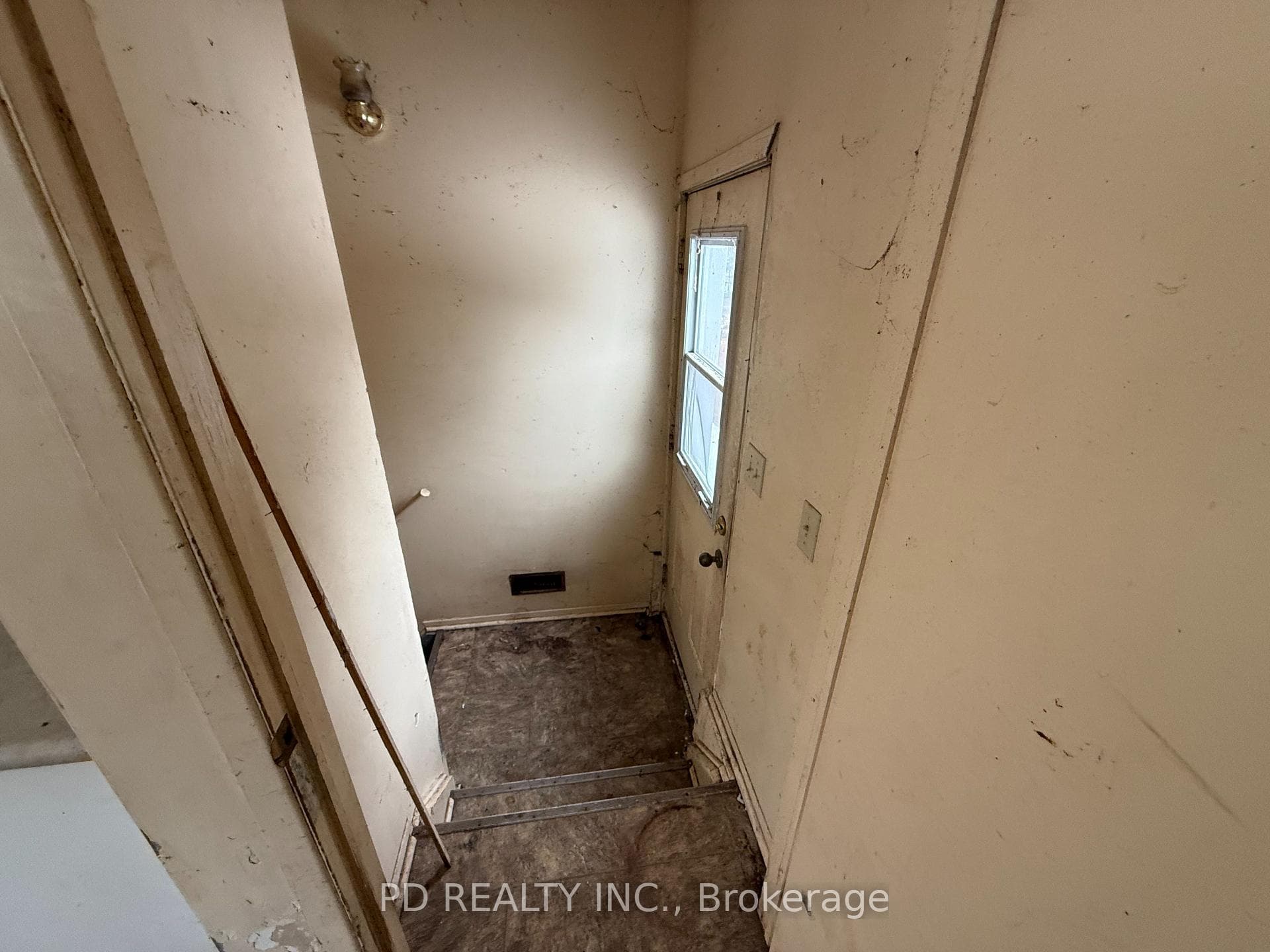 317 Lower Oak Leaf Road photo 21