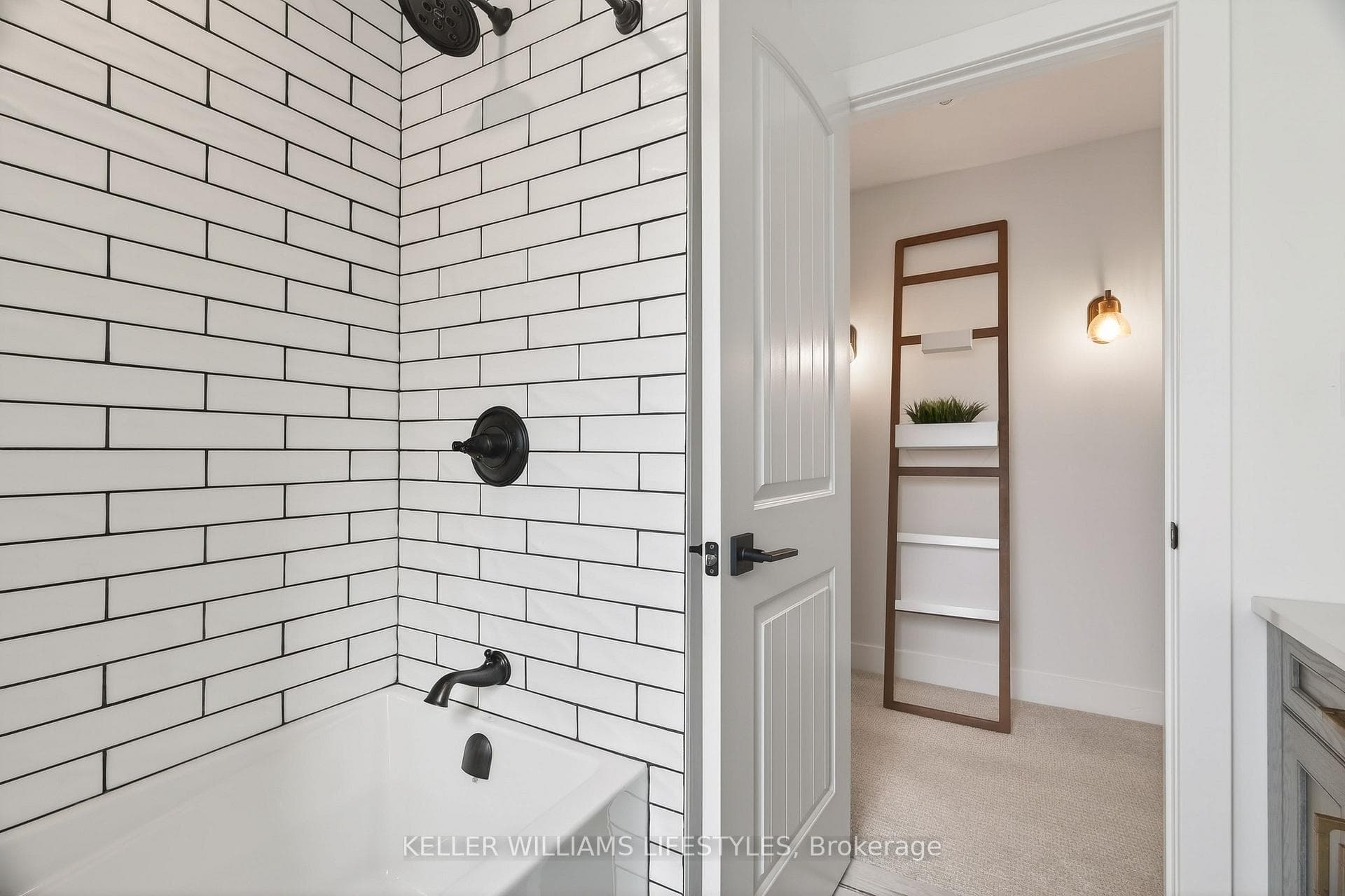 22 Delevan Street photo 39