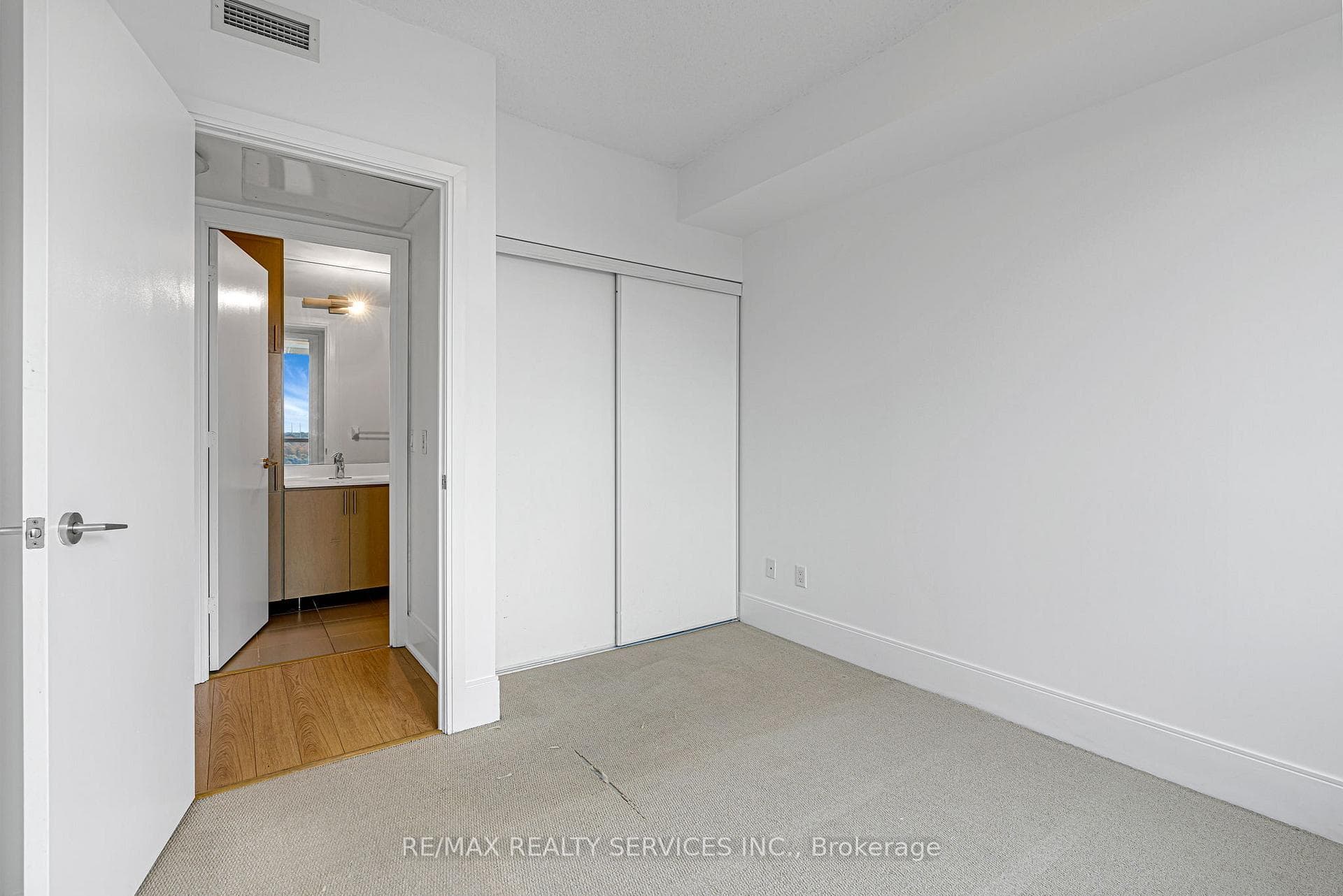 181 Wynford Drive Unit 703 photo 28