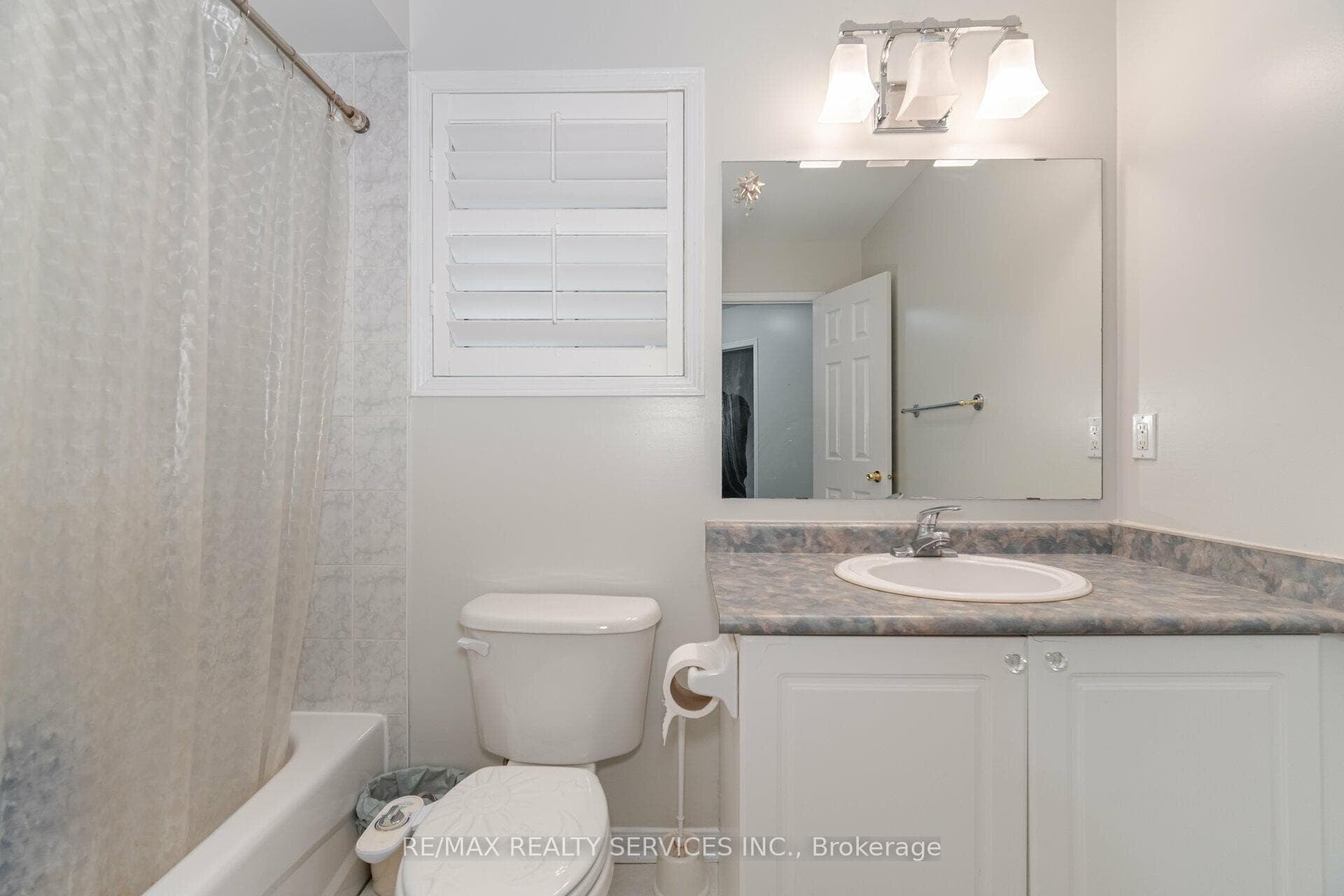 31 Olympia Crescent photo 35