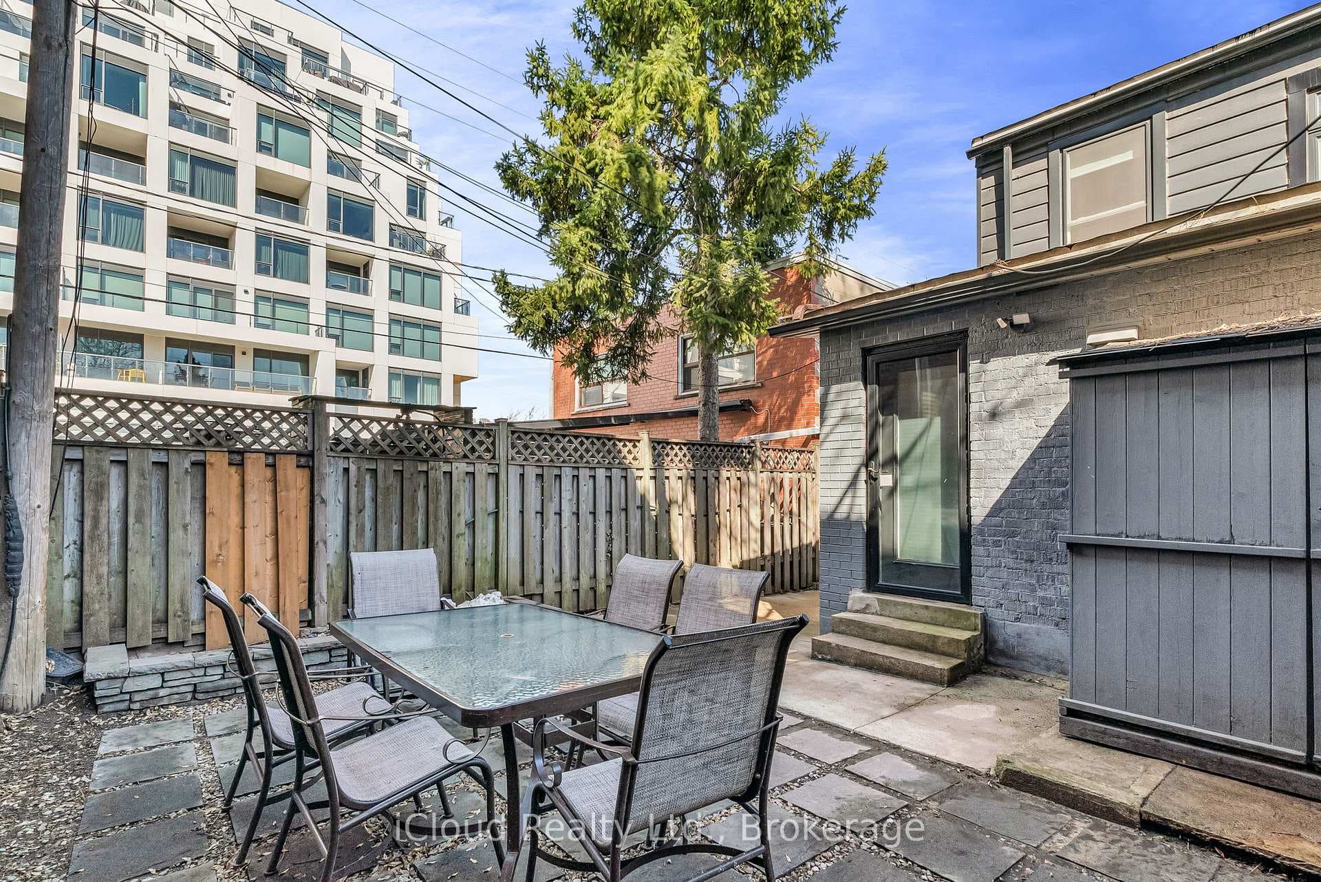 264 Howland Avenue photo 38