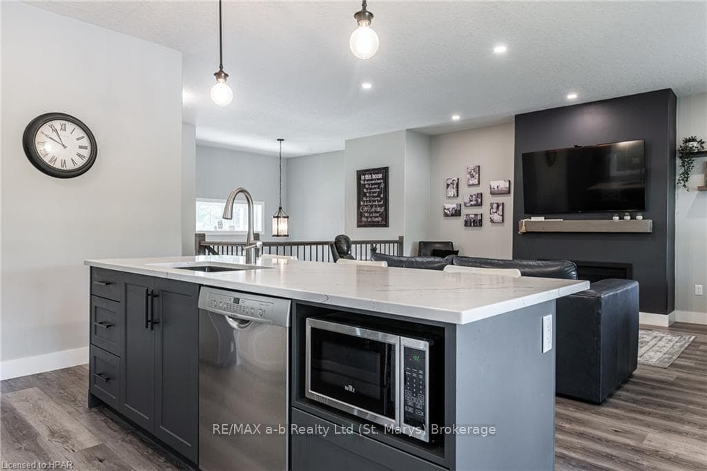 226 ARDMORE Avenue photo 13